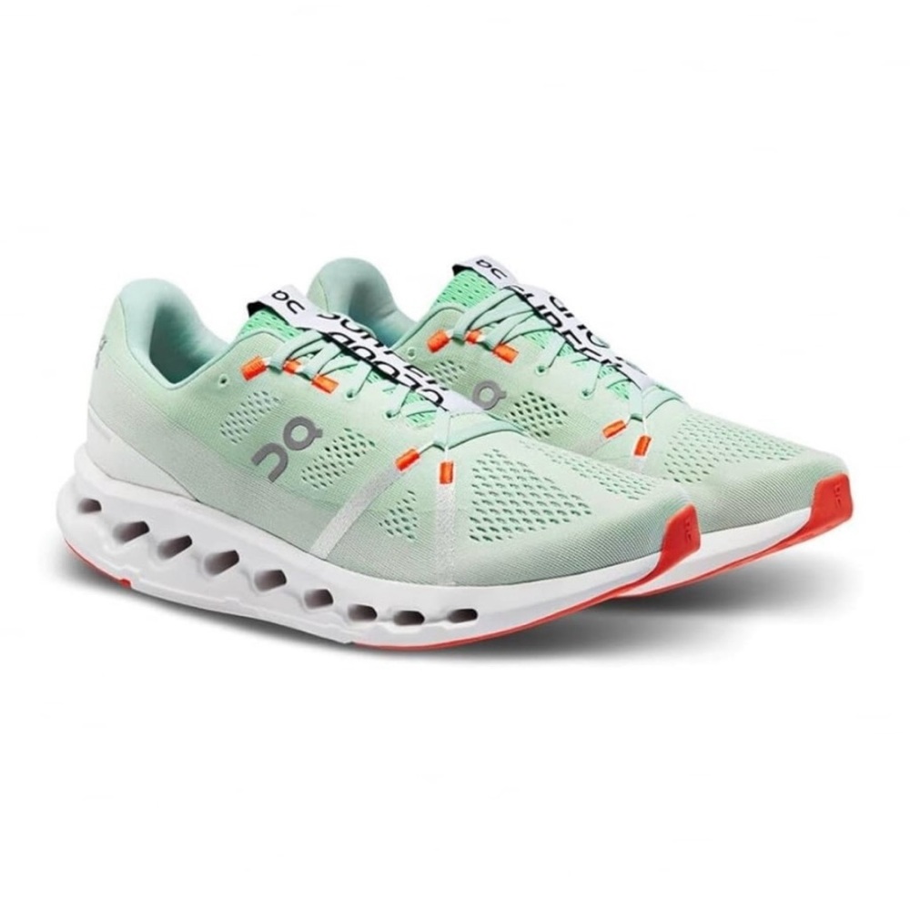 On Running Men’s Cloudsurfer size 10